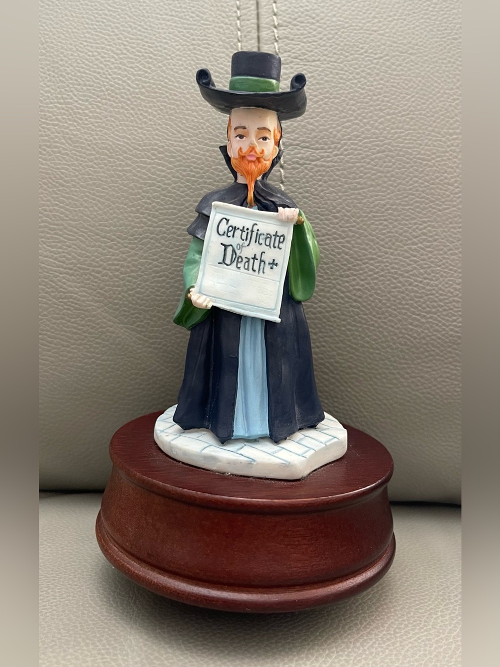 VTG 1996 Dave Grossman Wizard of Oz
Mortician Munchkin Figurine, First Edition